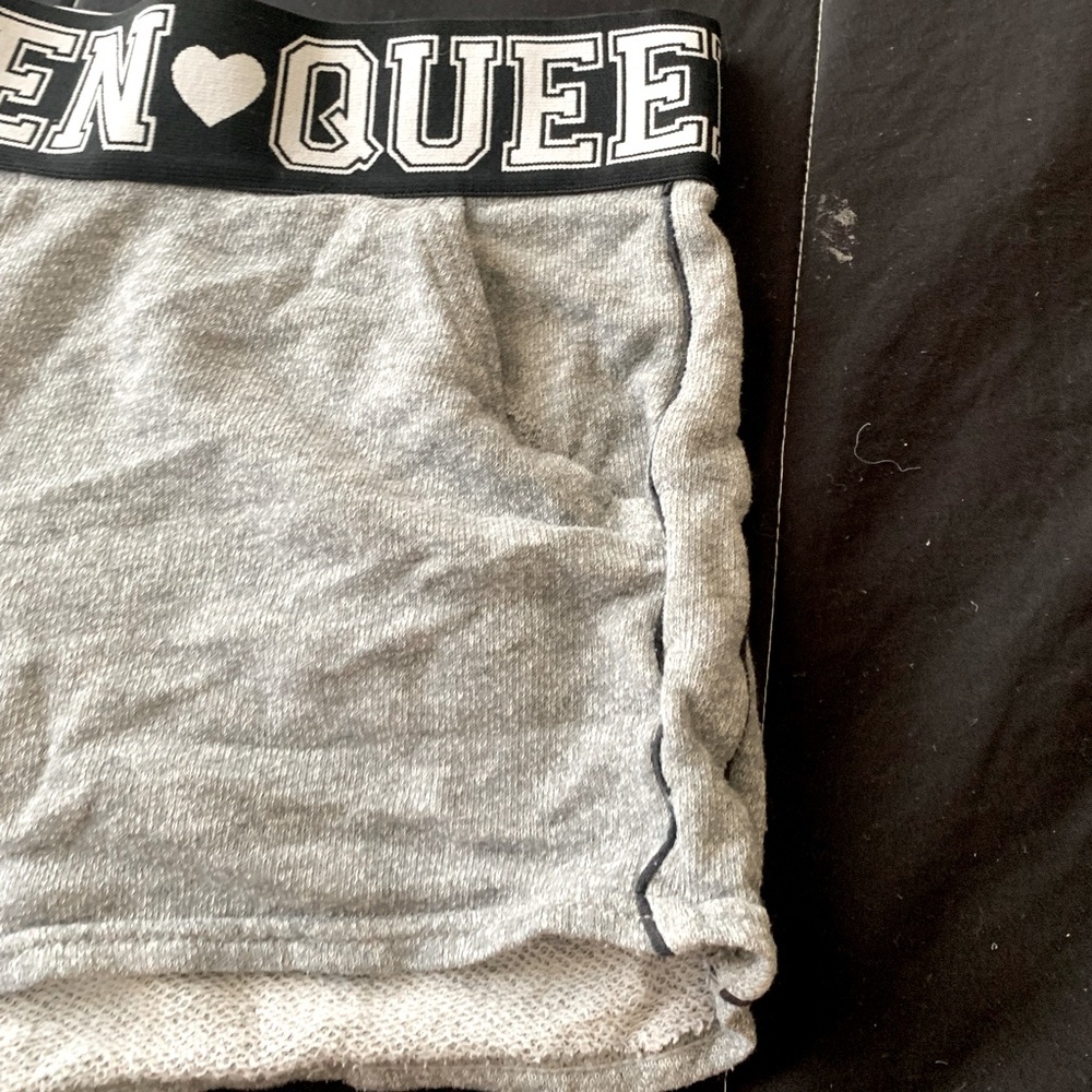 Shorts - Picture 2 of 3